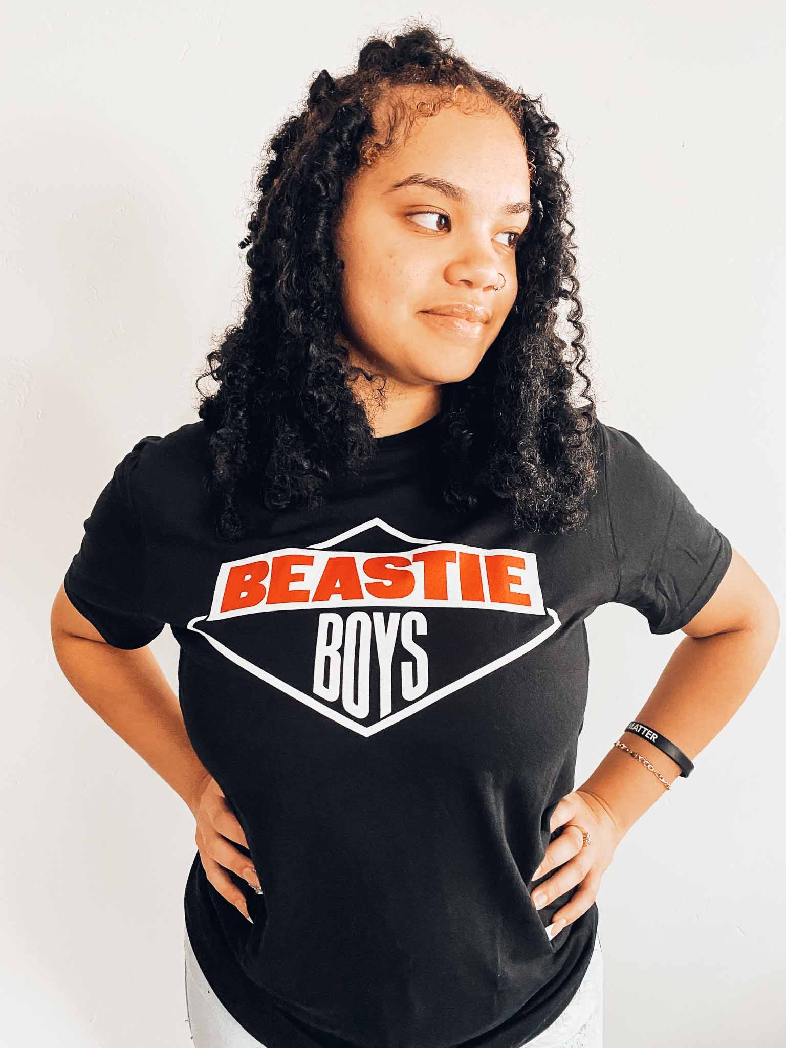 BEASTIE BOYS Tシャツ PAGEANT ブラック Beastie Boys Logo T-Shirt – Rock & Roll Jane