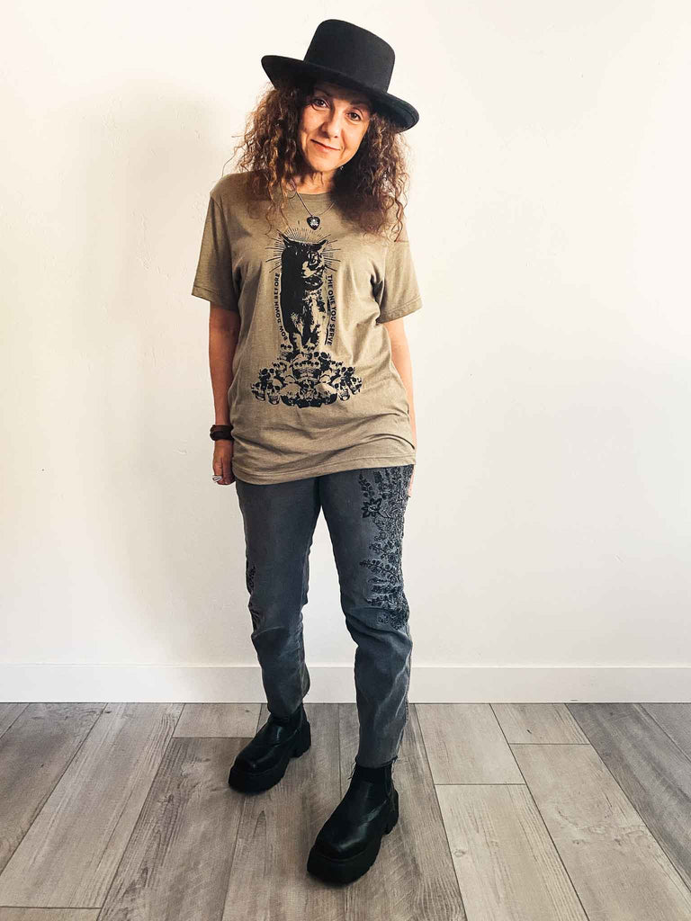 Bow down before the one you serve | Cat graphic tee | Available at Rock & Roll Jane