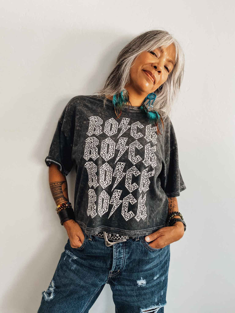 Vintage Graphic Tee – “Don’t Be A Lady, Be A Legend” Rock Band Shirt For Women (Unisex Fit)